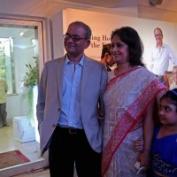 Dr. Pratip Banerji, Mrs Rinku Banerji & Miss Prajita Banerji welcome the Chief Guest