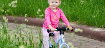 С какого возраста ребенку можно кататься на велосипеде?