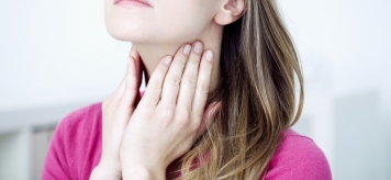 Болит горло во втором триместре: причины, методы лечения