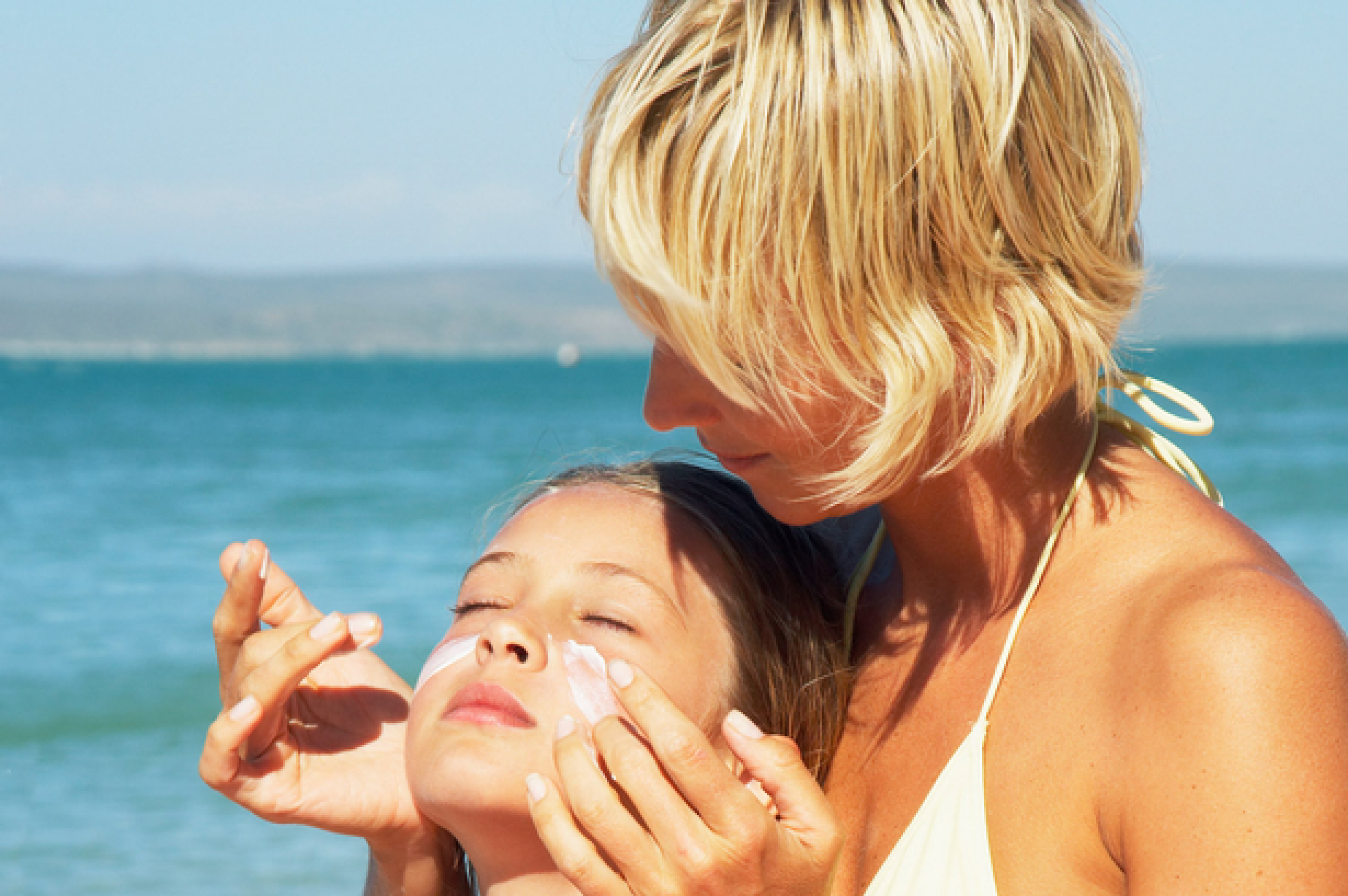 Солнцезащитная косметика для ребенка: что выбрать?