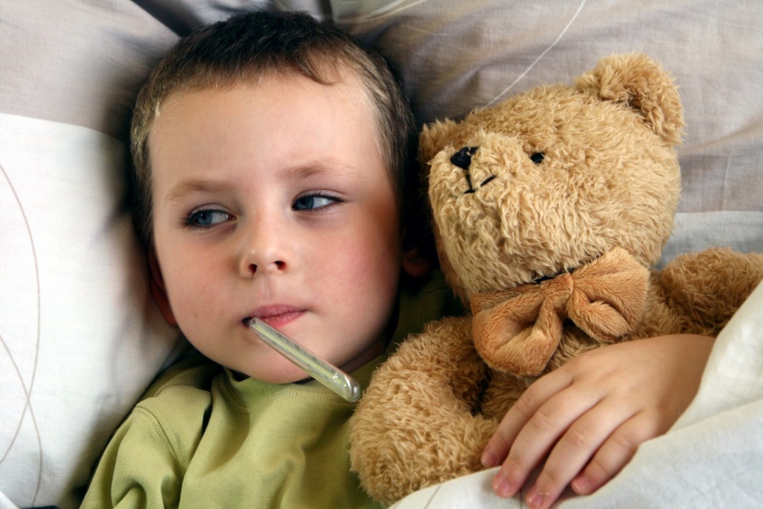 Гипертермический синдром у детей: симптомы, неотложная помощь