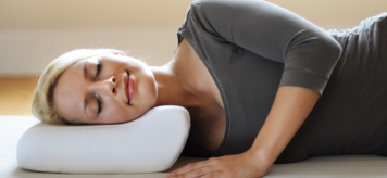 Удобное спальное место: как выбрать ортопедическую подушку