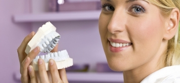 Уход за ротовой полостью после протезирования зубов