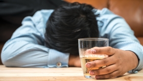 Алкоголизм: как вернуться к полноценной жизни без злоупотреблений спиртными напитками