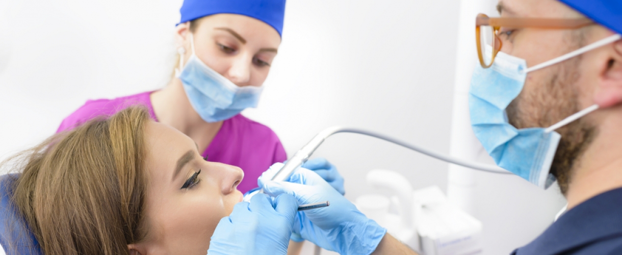 Имплантация зубов: виды, методика проведения, осложнения