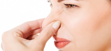Как бороться с неприятным запахом изо рта?