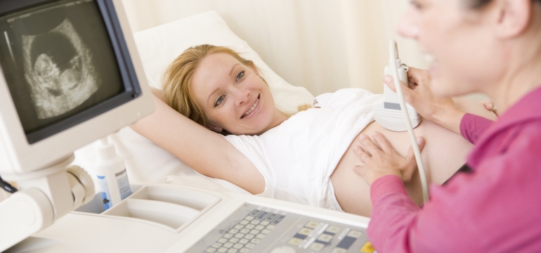 Процесс проведения УЗИ при беременности 3D