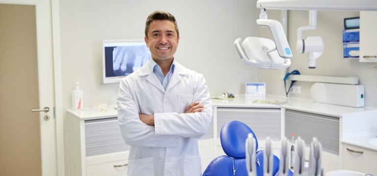 Стоимость лечения зубного кариеса в Москве