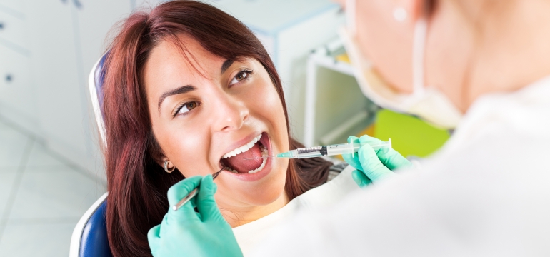 Процесс лечения зубов под наркозом